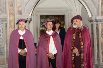 Představení Cechu KPT ve slavnostních úborech.